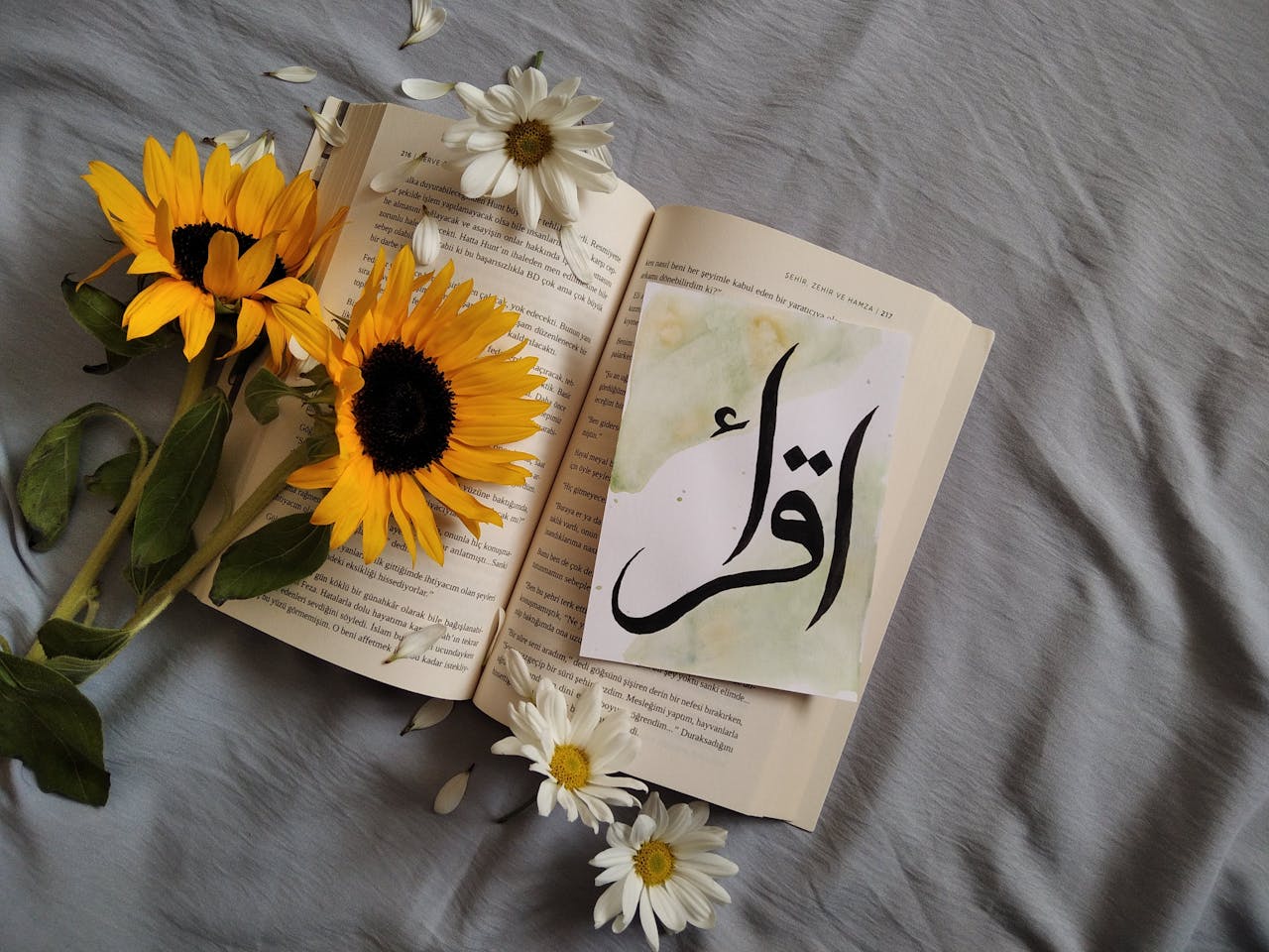 كيف تختار موضوع دورتك الأولى بما يناسب جمهورك العربي